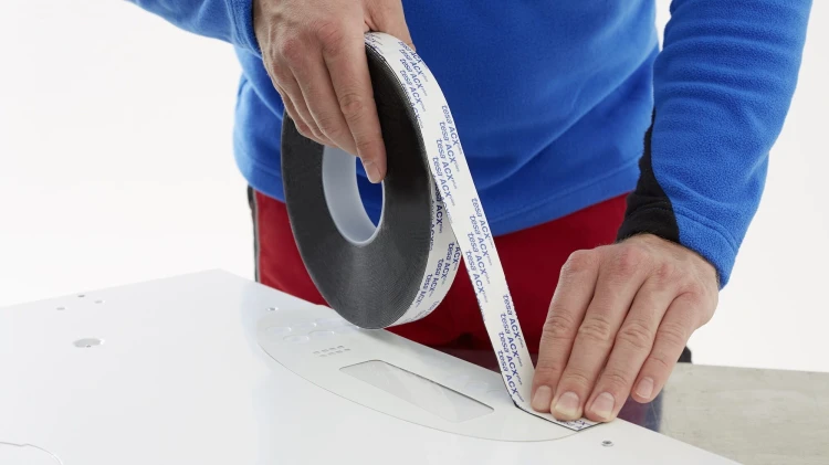 tesa-7063-acxplus-800-double-sided-acrylic-foam-tape-step2of4-ap.jpg